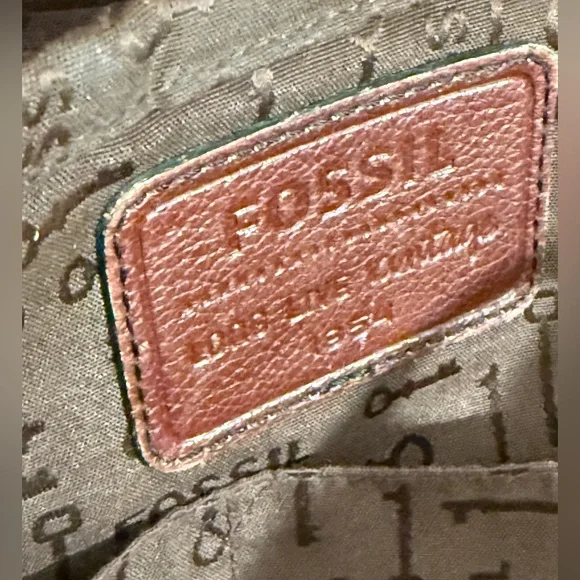 Fossil Vintage Reissue Brown and Tan Leather Shoulder Bag Distressed - Picture 11 of 16